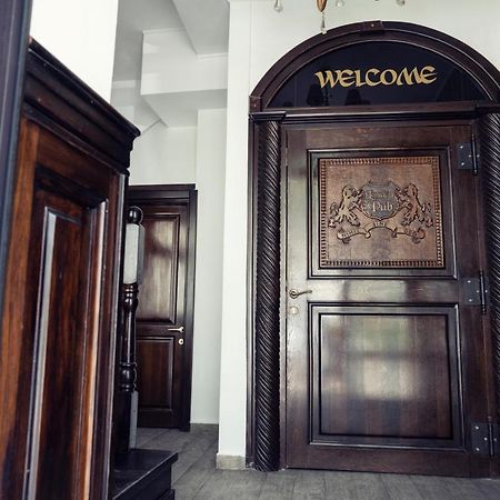 London Apartments Васлуй Экстерьер фото