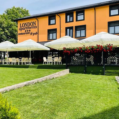 London Apartments Васлуй Экстерьер фото